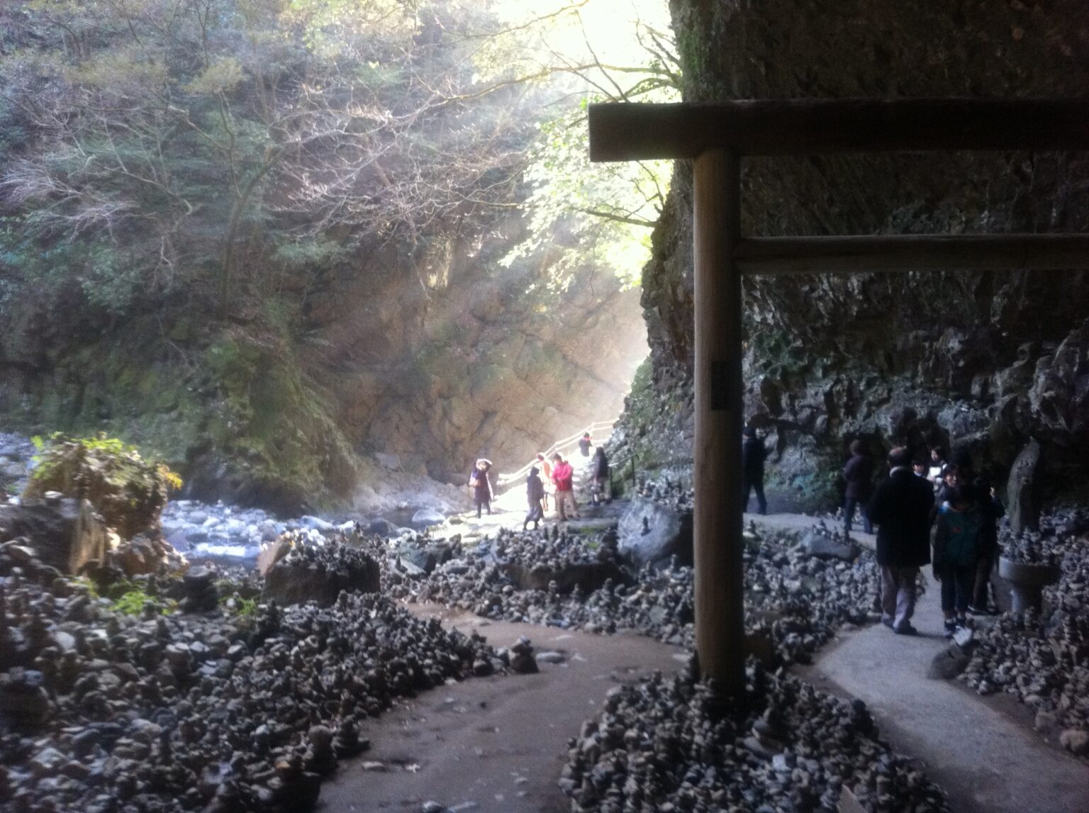 家系の脅威と万世一系の意味 天安河原(あまのやすかわら)