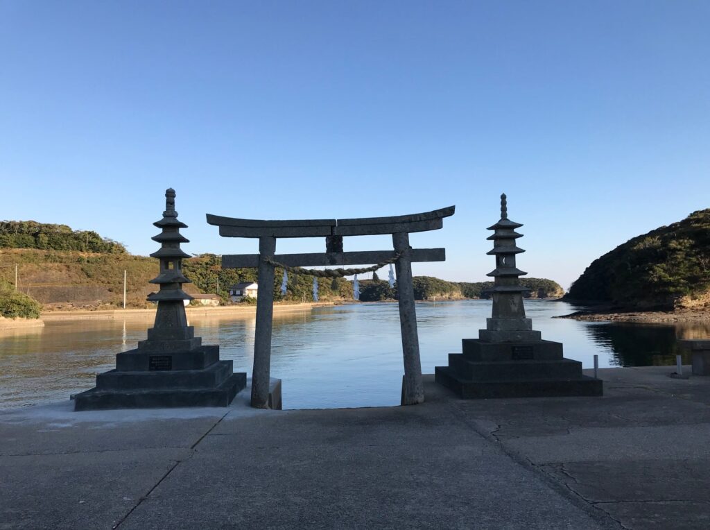 大八洲の一島対馬　神社参拝のすすめ