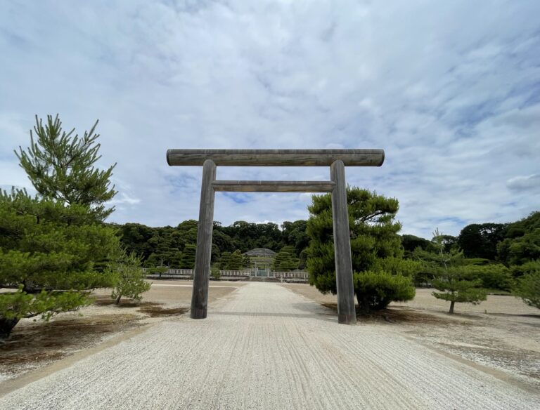 明治天皇桃山御陵